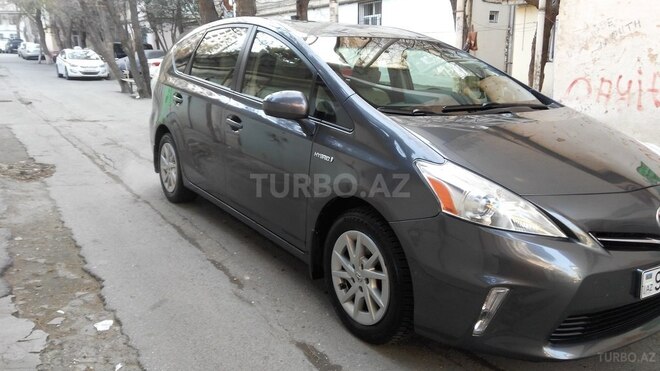 Toyota Prius V 2013, 180,100 km - 1.8 l - Bakı