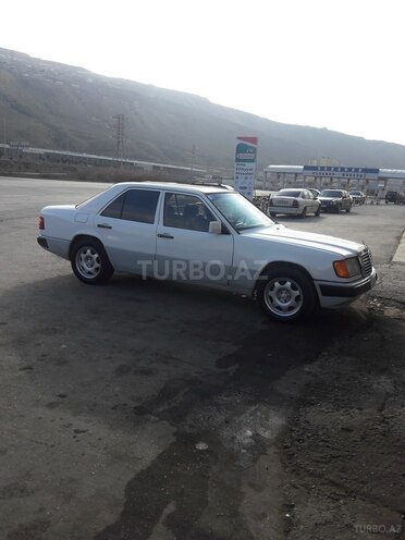 Mercedes E 200 1986, 246,389 km - 2.0 l - Bakı