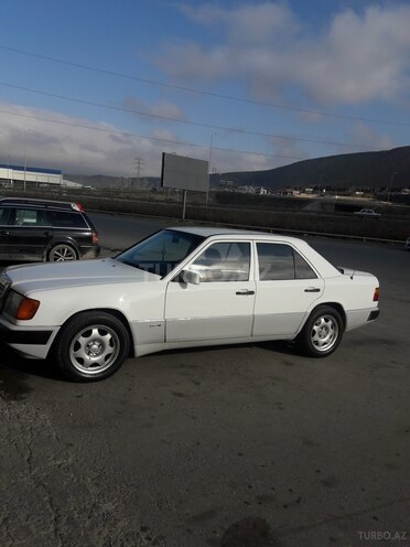 Mercedes E 200 1986, 246,389 km - 2.0 l - Bakı