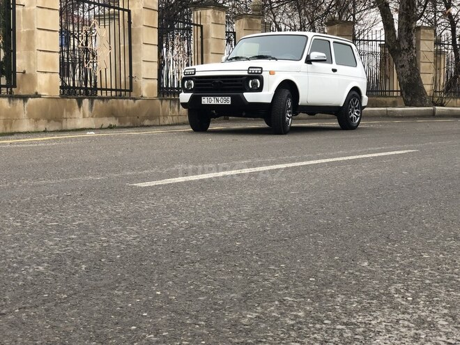 LADA (VAZ) Niva 2017, 16,100 km - 1.7 l - Yevlax
