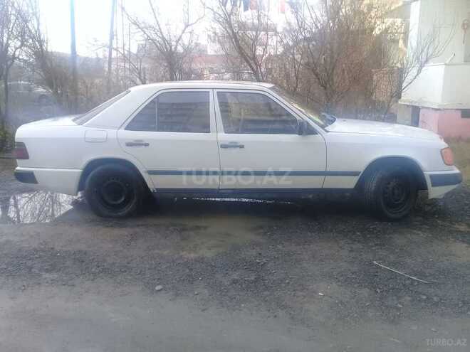Mercedes E 230 1987, 1,000 km - 2.3 l - Şirvan