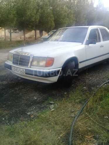 Mercedes E 230 1987, 1,000 km - 2.3 l - Şirvan