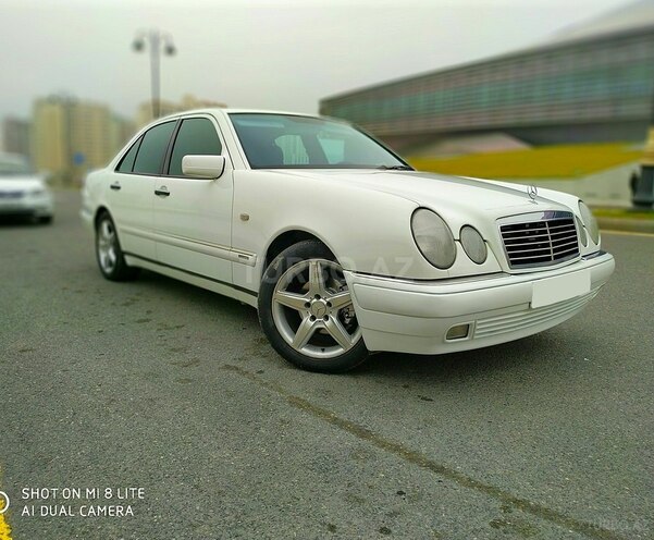 Mercedes E 200 1998, 235,000 km - 2.0 л - Bakı