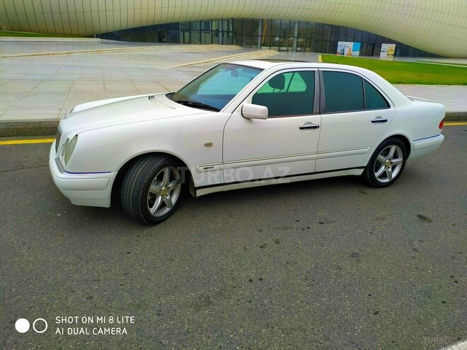 Mercedes E 200 1998, 235,000 km - 2.0 л - Bakı