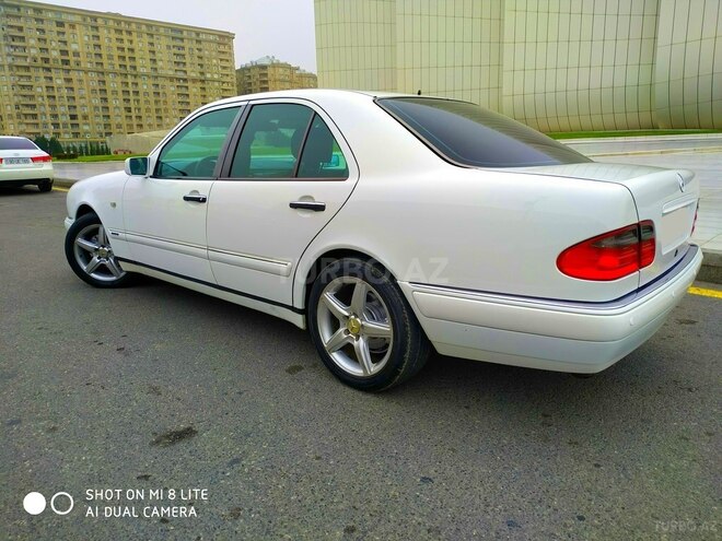 Mercedes E 200 1998, 235,000 km - 2.0 л - Bakı
