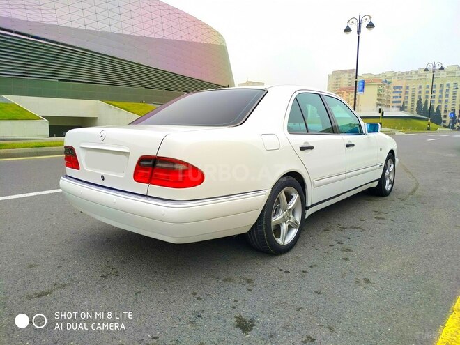 Mercedes E 200 1998, 235,000 km - 2.0 л - Bakı