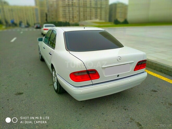 Mercedes E 200 1998, 235,000 km - 2.0 л - Bakı