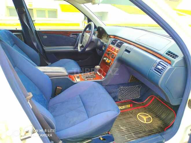 Mercedes E 200 1998, 235,000 km - 2.0 л - Bakı