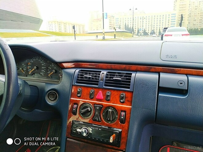 Mercedes E 200 1998, 235,000 km - 2.0 л - Bakı
