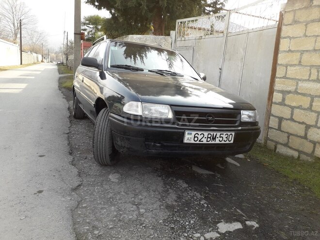 Opel Astra 1994, 368,000 km - 1.6 l - Zaqatala