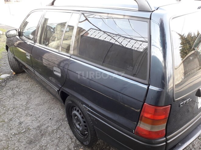 Opel Astra 1994, 368,000 km - 1.6 l - Zaqatala