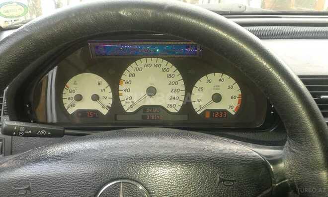 Mercedes C 200 2000, 375,000 km - 2.0 l - Bakı