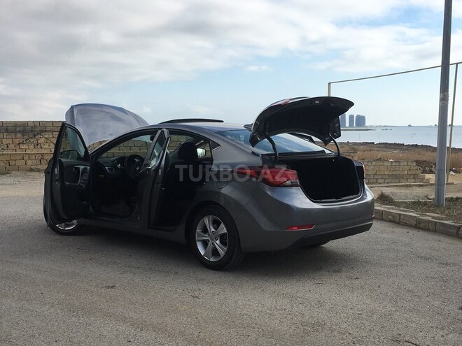 Hyundai Elantra 2015, 75,000 km - 1.8 l - Bakı