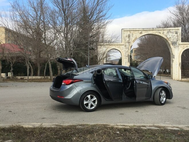 Hyundai Elantra 2015, 75,000 km - 1.8 l - Bakı