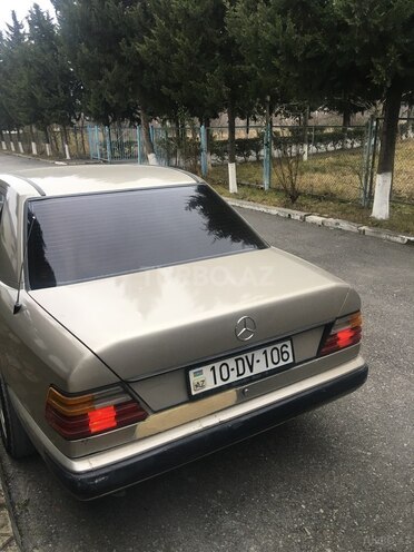 Mercedes E 230 1985, 222,322 km - 2.3 l - Şəki