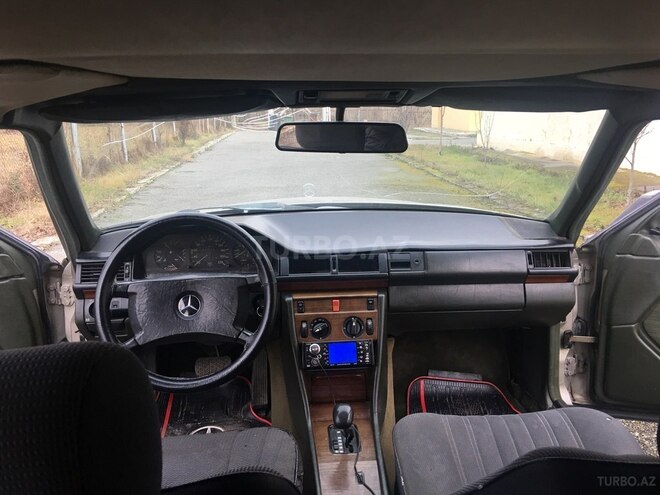 Mercedes E 230 1985, 222,322 km - 2.3 l - Şəki