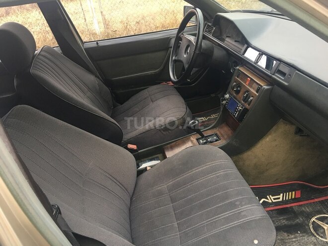 Mercedes E 230 1985, 222,322 km - 2.3 l - Şəki