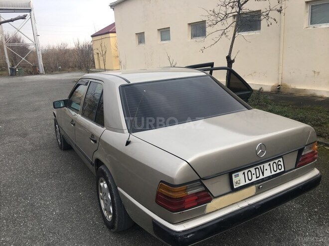 Mercedes E 230 1985, 222,322 km - 2.3 l - Şəki