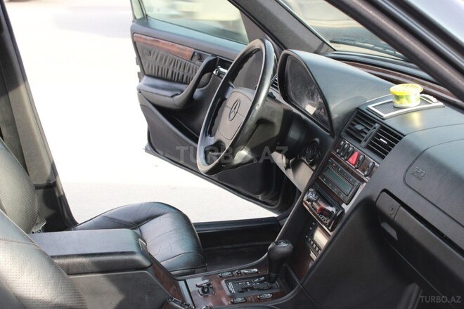 Mercedes C 280 1997, 207,000 km - 2.8 l - Bakı