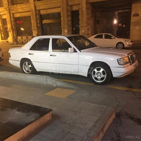 Mercedes E 230 1987, 320,000 km - 2.3 l - Bakı