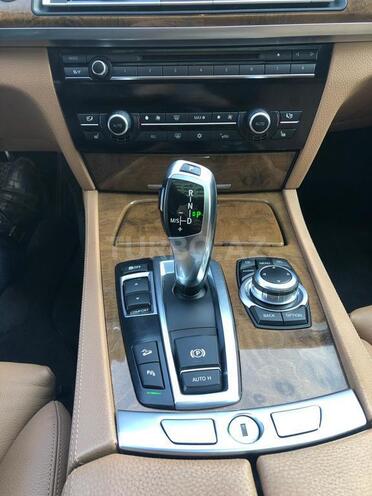 BMW 750 2011, 133,000 km - 4.4 l - Bakı