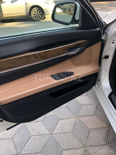 BMW 750 2011, 133,000 km - 4.4 l - Bakı