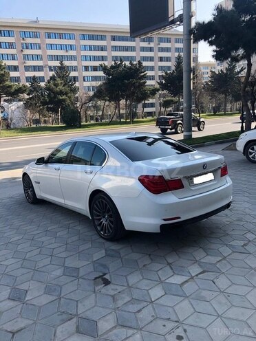 BMW 750 2011, 133,000 km - 4.4 l - Bakı