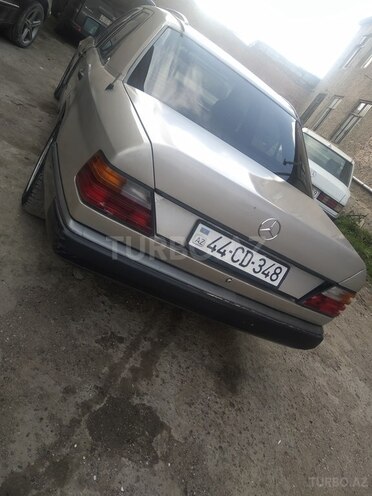 Mercedes E 200 1989, 2,380,000 km - 0.2 l - Bakı