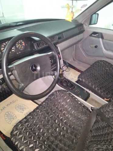Mercedes E 200 1989, 160,000 km - 2.0 l - Bakı