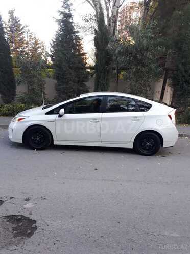 Toyota Prius 2015, 70,000 km - 1.8 l - Bakı