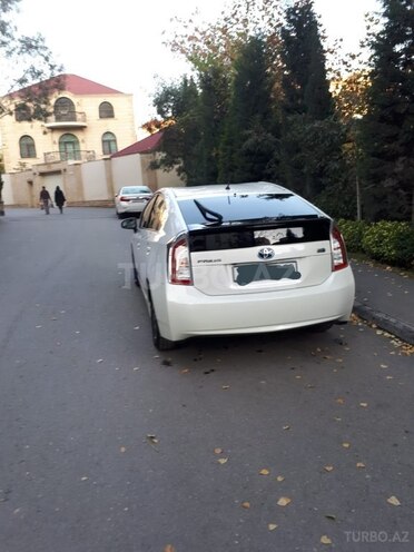 Toyota Prius 2015, 70,000 km - 1.8 l - Bakı