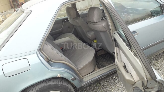 Mercedes E 300 1985, 250,756 km - 3.0 l - Bakı