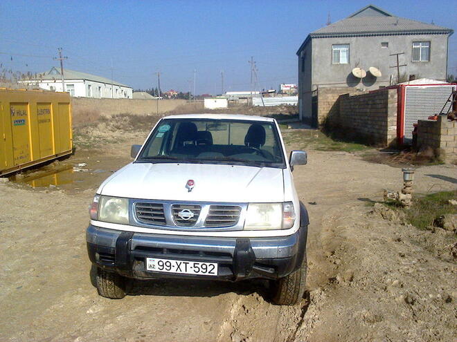Nissan Navara 2000, 445,000 km - 2.5 l - Bakı
