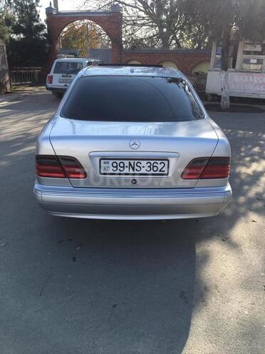 Mercedes E 320 1999, 224,000 km - 3.2 л - Balakən
