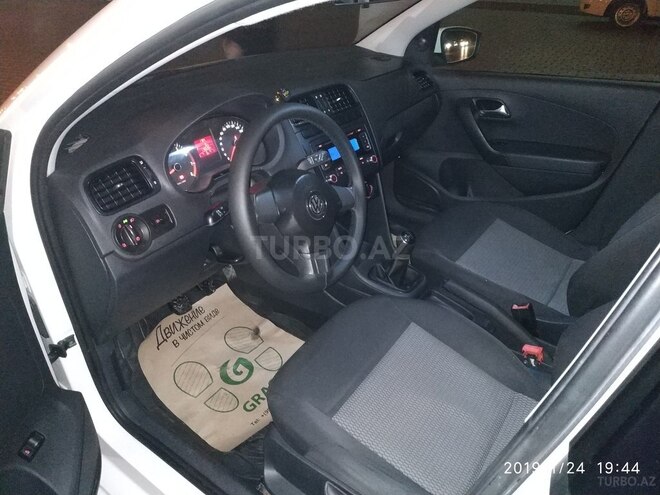 Volkswagen Polo 2012, 175,000 km - 1.6 l - Gəncə
