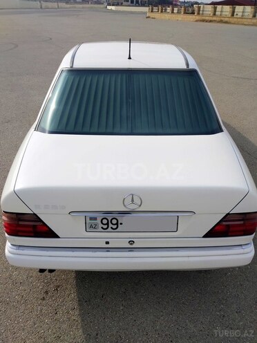 Mercedes E 280 1994, 318,000 km - 2.8 l - Bakı