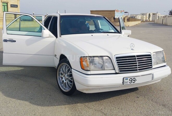 Mercedes E 280 1994, 318,000 km - 2.8 l - Bakı
