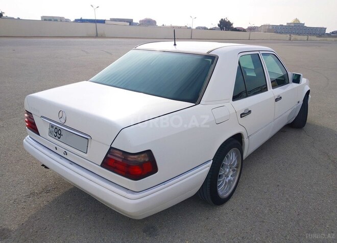 Mercedes E 280 1994, 318,000 km - 2.8 l - Bakı