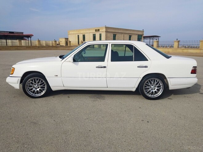 Mercedes E 280 1994, 318,000 km - 2.8 l - Bakı