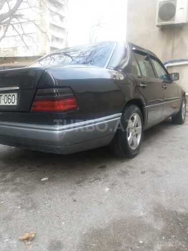 Mercedes E 220 1994, 310,000 km - 2.2 l - Bakı