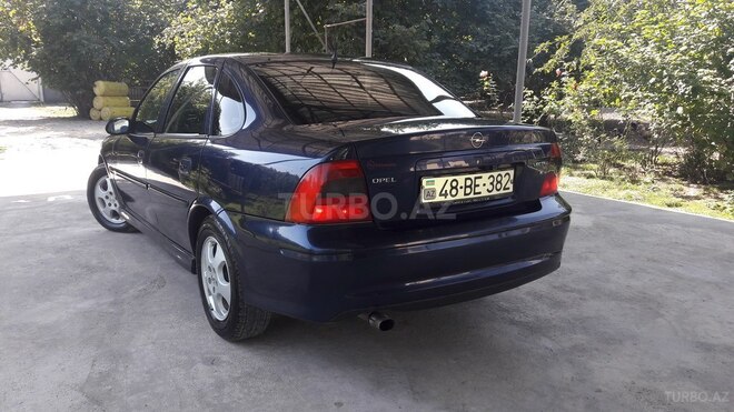 Opel Vectra 1999, 250,000 km - 1.6 l - Oğuz