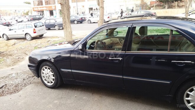 Mercedes E 220 2001, 360,000 km - 2.2 л - Bakı