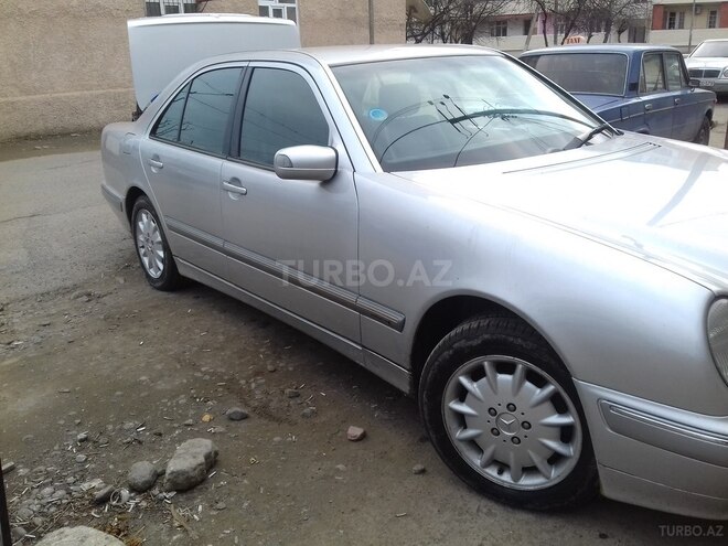 Mercedes E 270 2001, 210,000 km - 2.7 l - Lənkəran