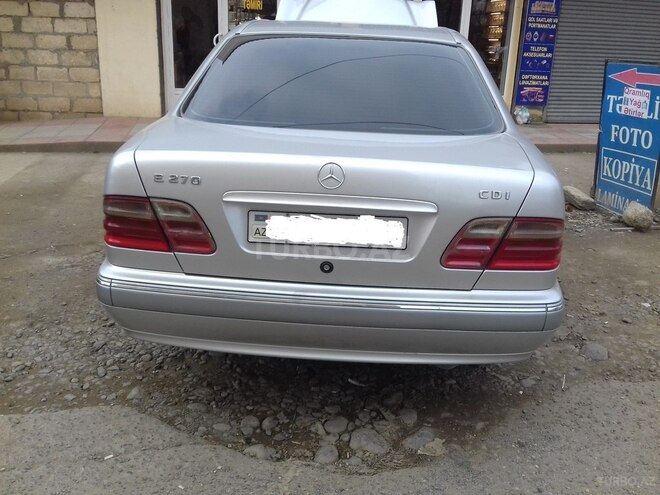 Mercedes E 270 2001, 210,000 km - 2.7 l - Lənkəran