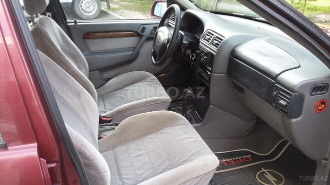 Opel Vectra 1995, 285,000 km - 2.0 l - Bakı