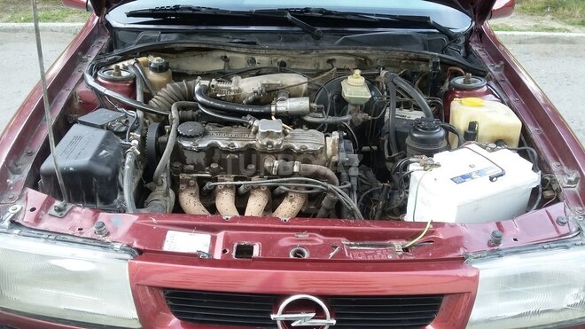 Opel Vectra 1995, 285,000 km - 2.0 l - Bakı