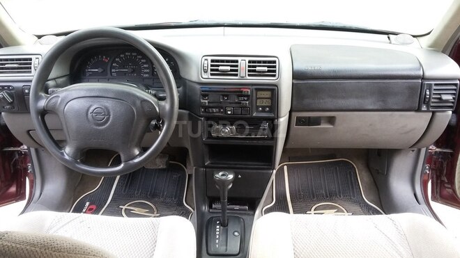 Opel Vectra 1995, 285,000 km - 2.0 l - Bakı