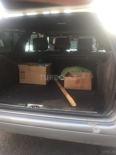 Mercedes E 230 1997, 289,000 km - 2.3 l - Bakı
