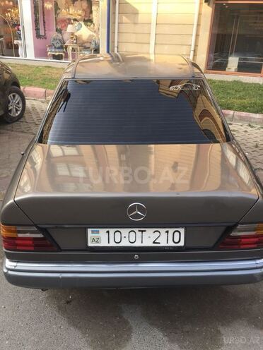Mercedes E 250 1988, 450,000 km - 2.5 l - Bakı