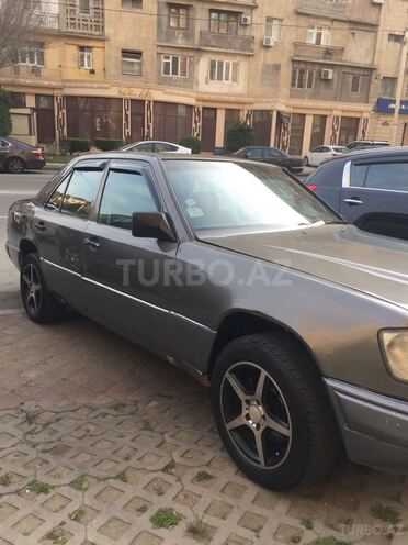 Mercedes E 250 1988, 450,000 km - 2.5 l - Bakı